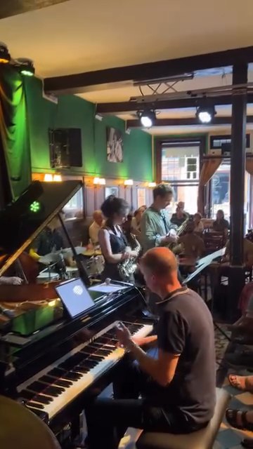 Toots Jazz Club — vidéo 1